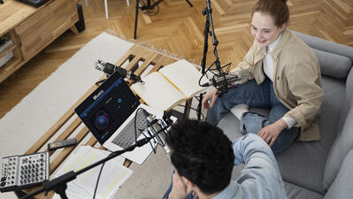 Welke functies zijn er binnen een omroepbureau?