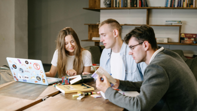 Stagelopen na of zonder studie?